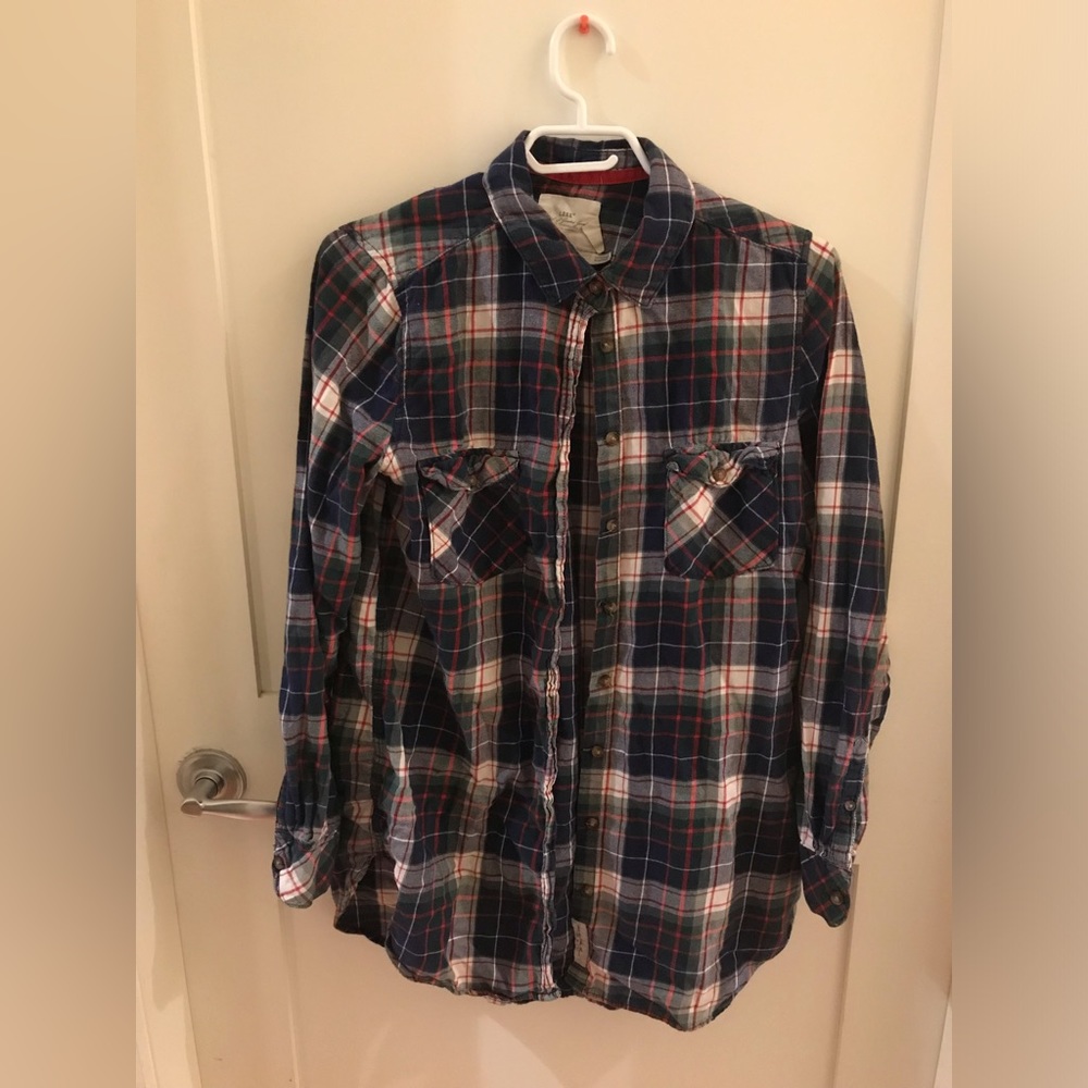H&M SIZE- small-medium.  plaid button up